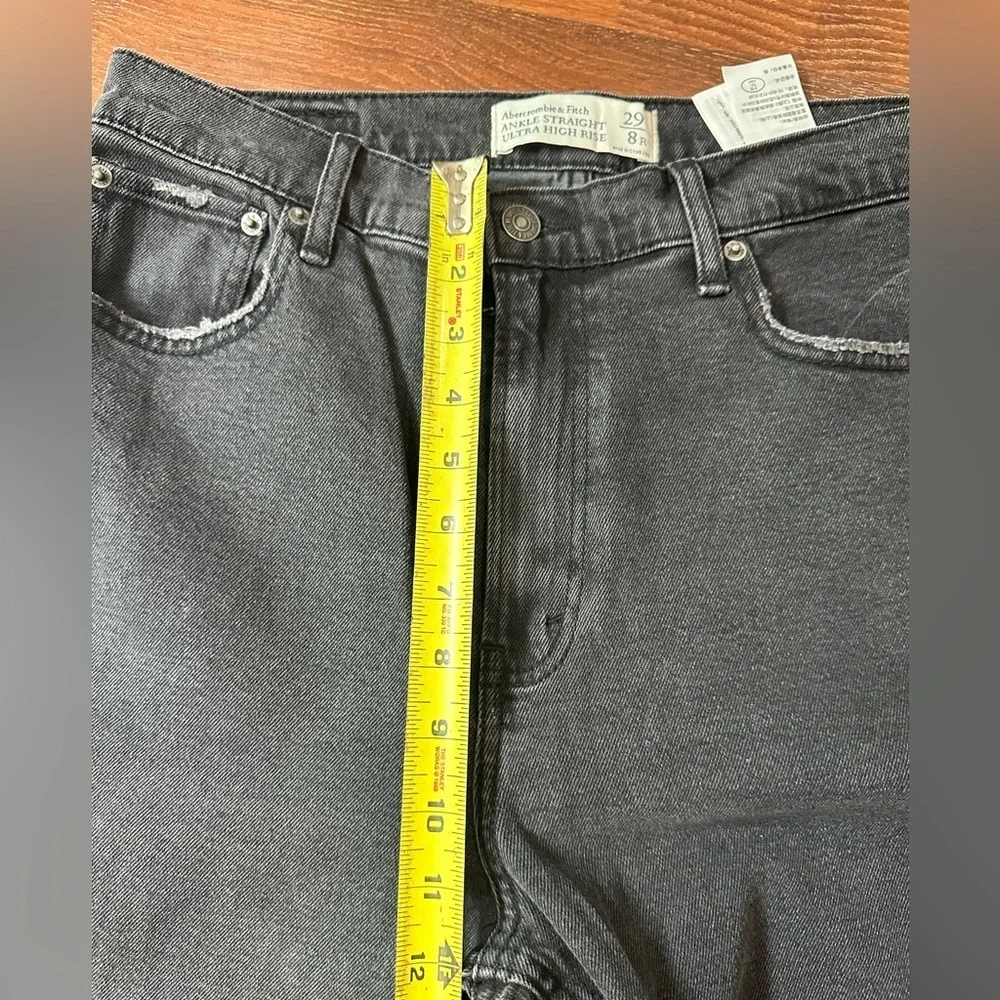 Abercrombie Ultra High Rise Ankle Straight Jeans washed black Sz 8 (29)